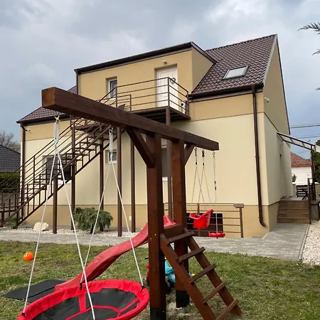 Aurum Vendeghaz * Ostřihom